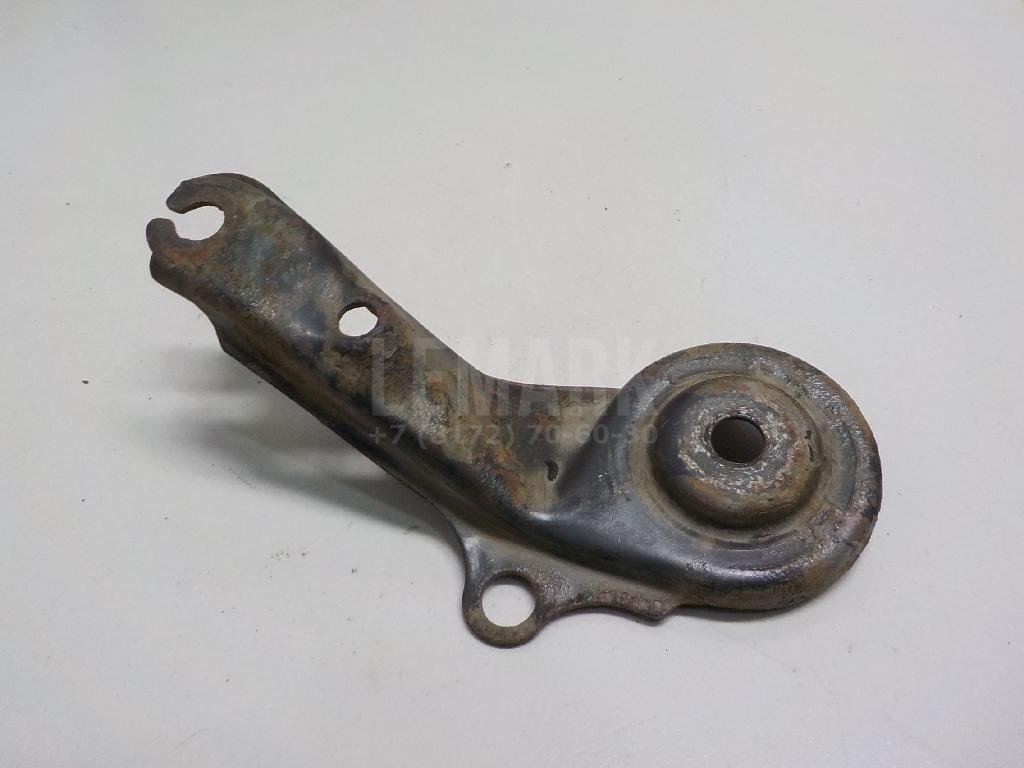 Кронштейн передней балки