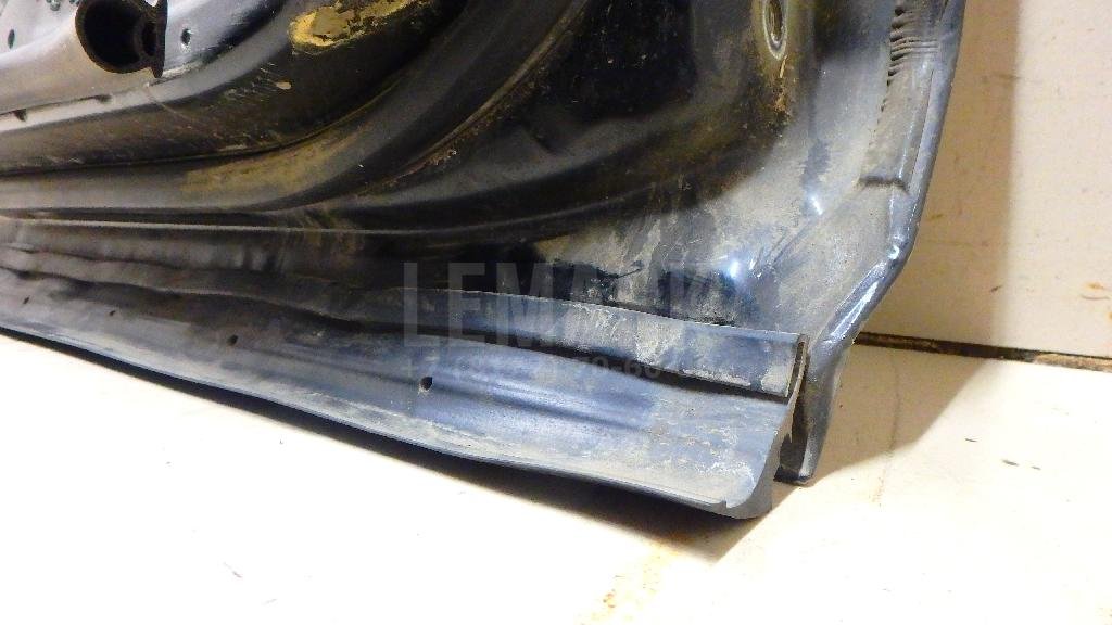 Дверь задняя левая