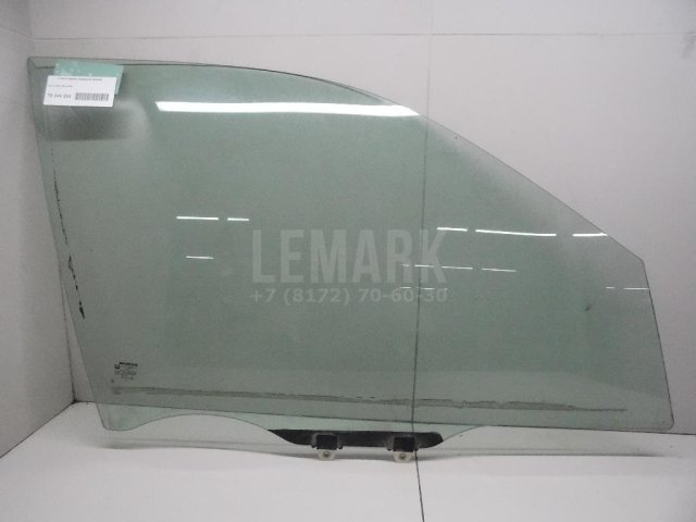 Стекло двери передней правой