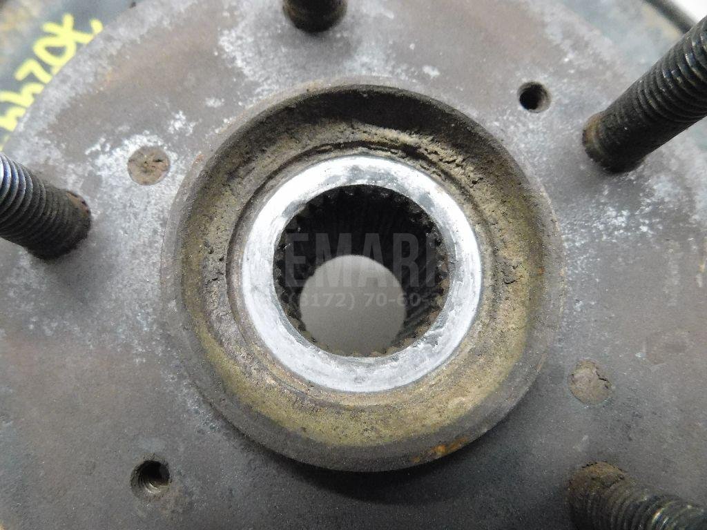 Кулак поворотный передний левый