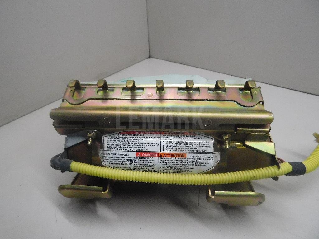 Подушка безопасности пассажирская (в торпедо)