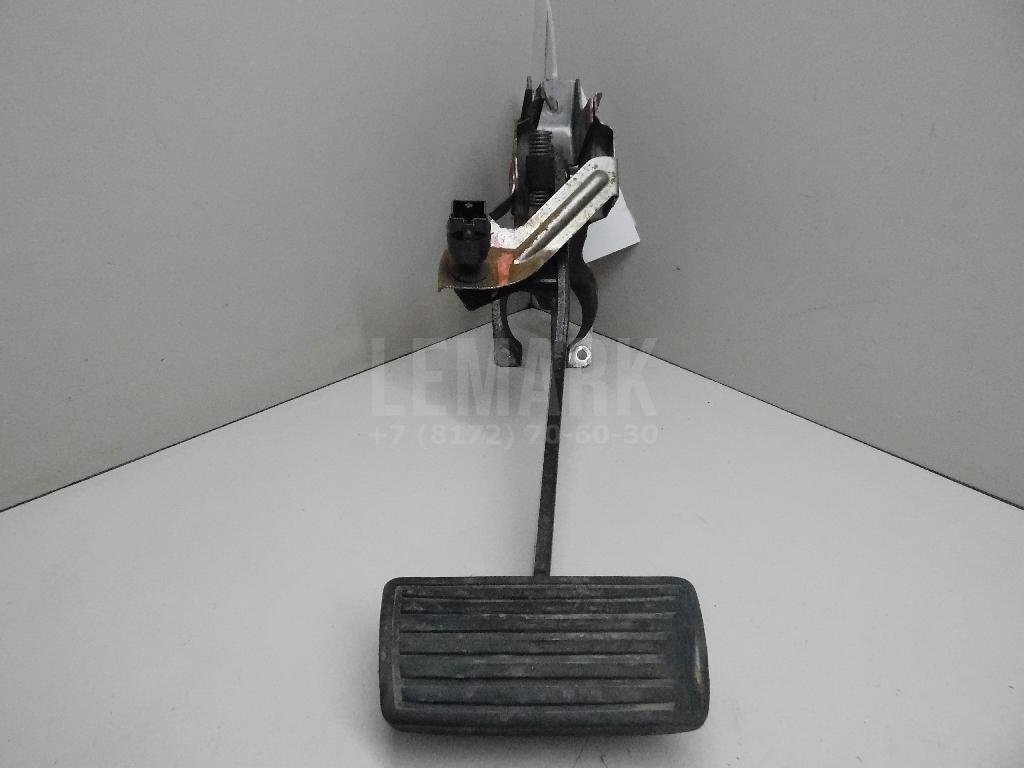 Педаль тормоза