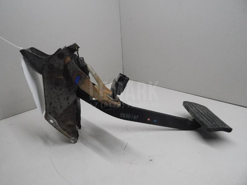 Педаль тормоза