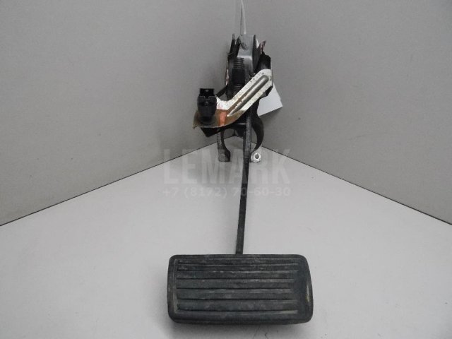 Педаль тормоза