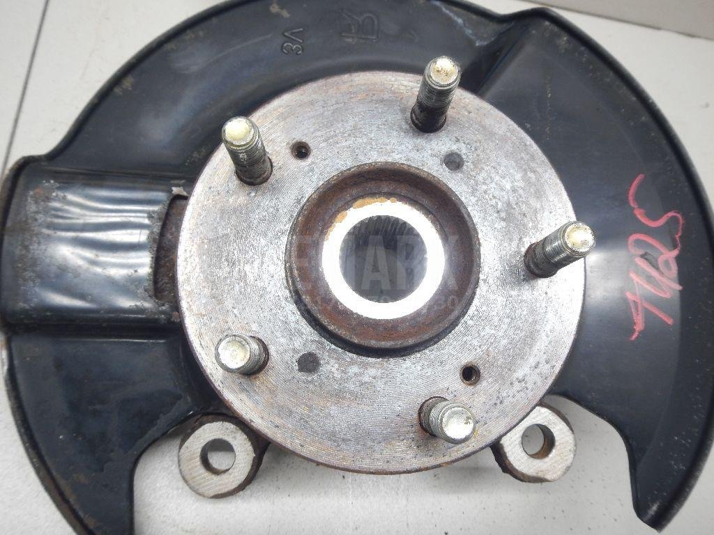 Кулак поворотный передний правый