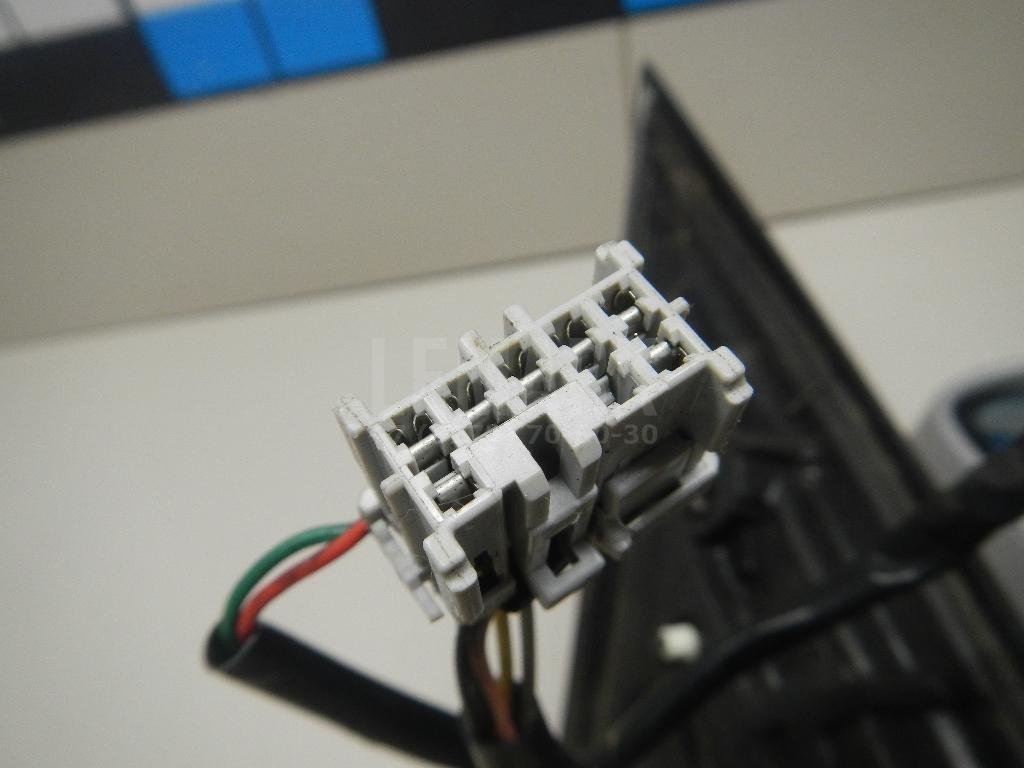 Зеркало правое электрическое