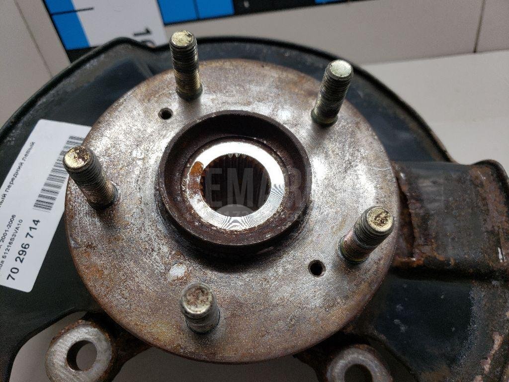 Кулак поворотный передний левый