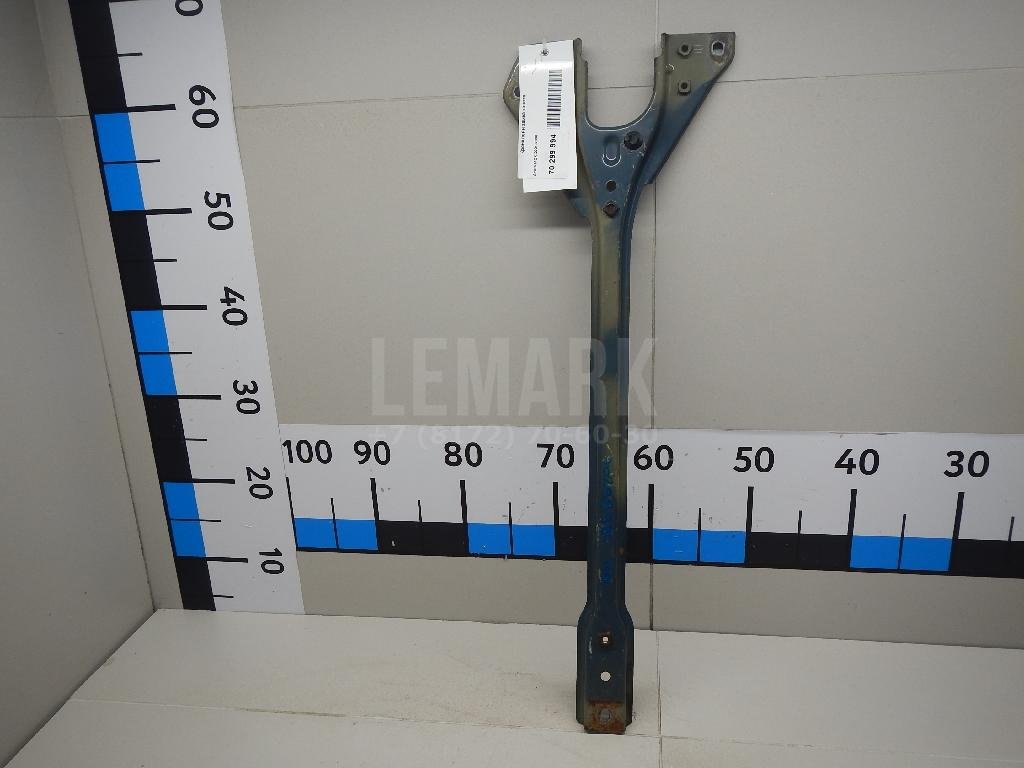 Кронштейн замка капота