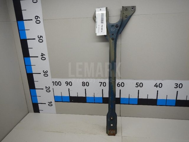 Кронштейн замка капота