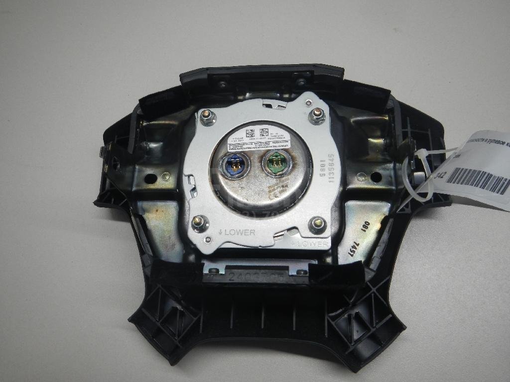 Подушка безопасности в рулевое колесо