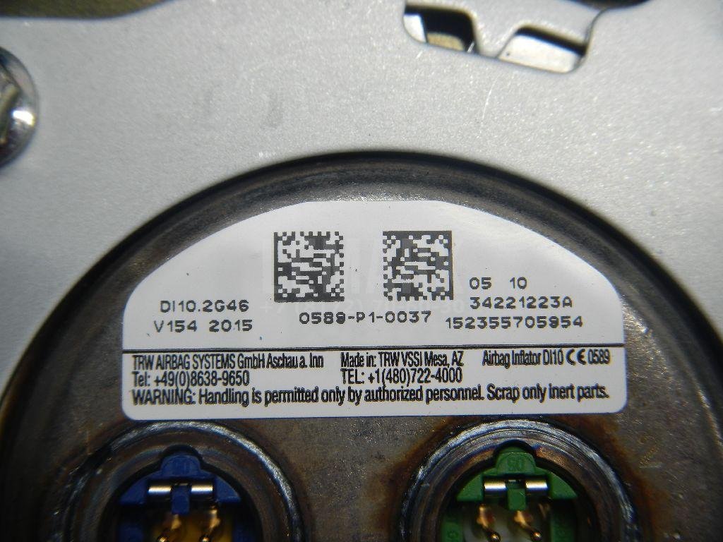 Подушка безопасности в рулевое колесо