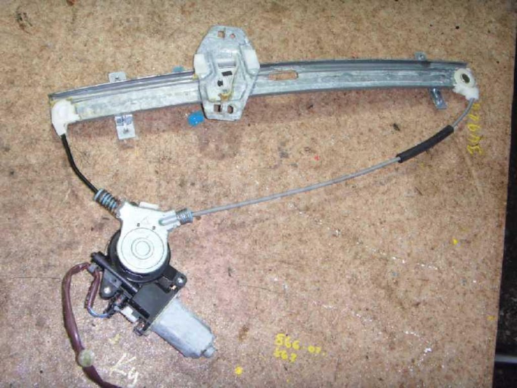 Стеклоподъемник электр. передний правый