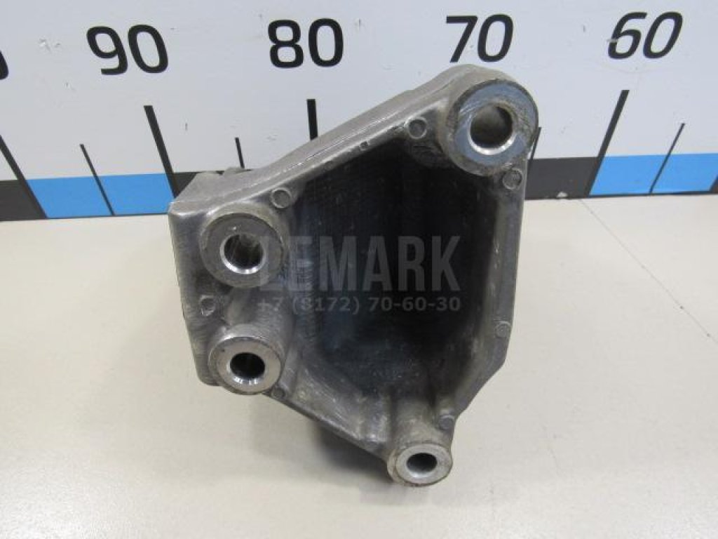 Кронштейн опоры двигателя для  Audi A3 [8P1] 2003-2013