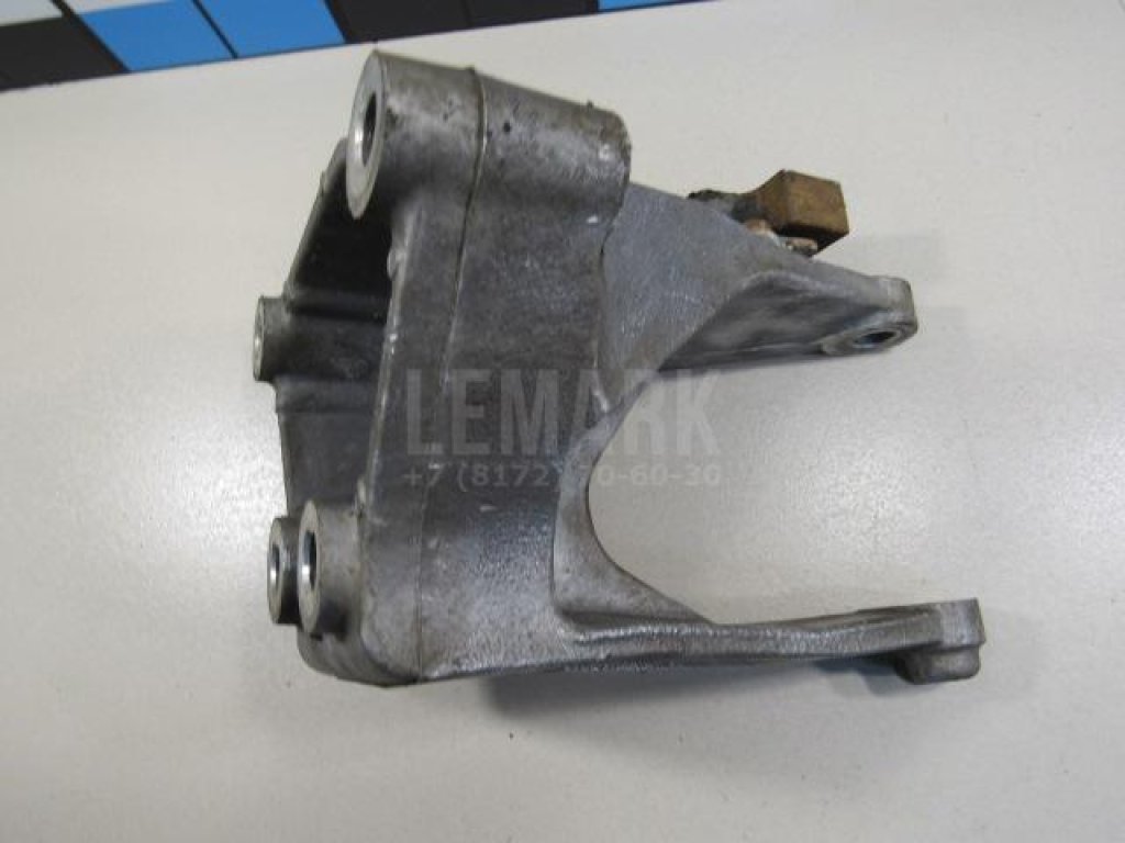 Кронштейн опоры двигателя для  Audi A3 [8P1] 2003-2013