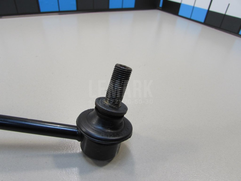 Стойка переднего стабилизатора