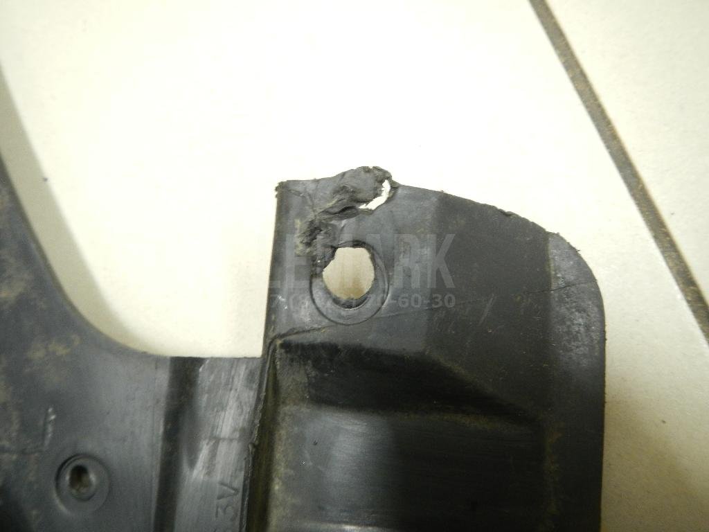 Брызговик передний левый