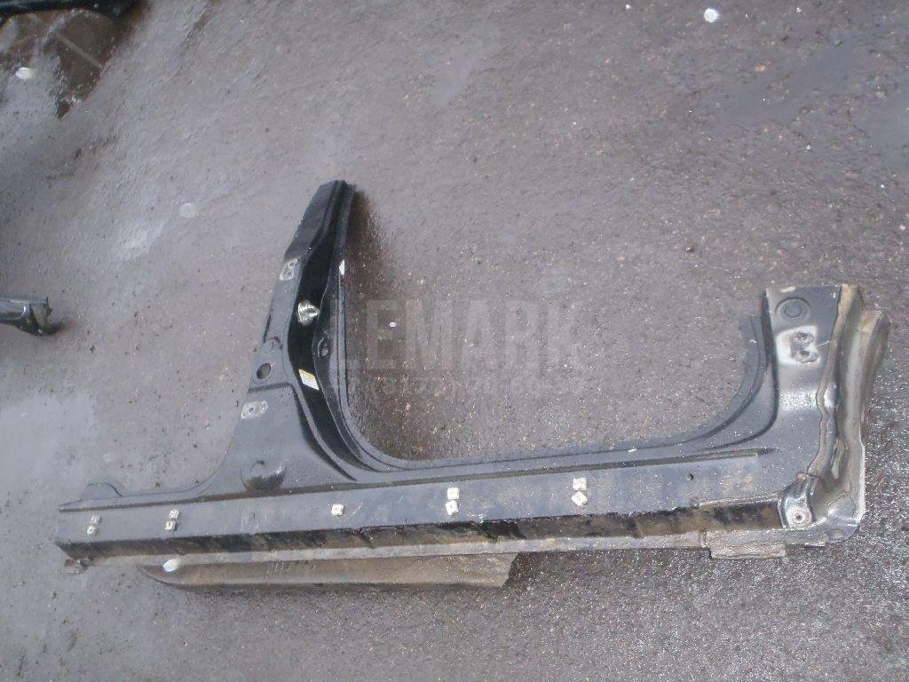 Порог со стойкой правый