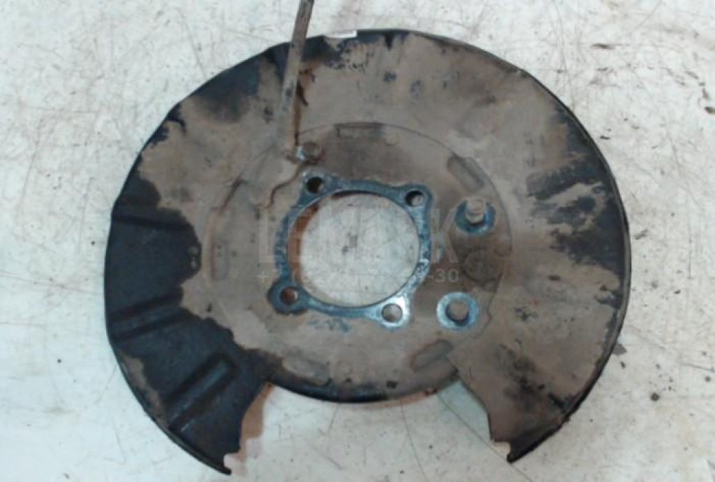 Щит опорный задний правый