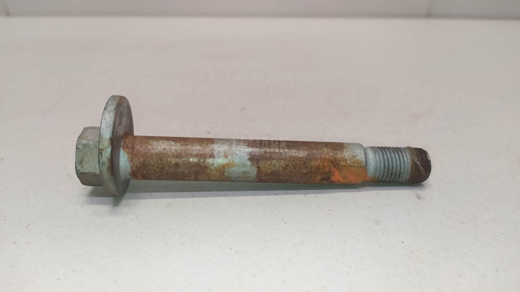 Болт развала задних колес