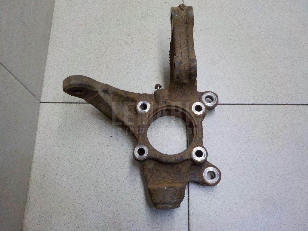 Кулак поворотный передний левый