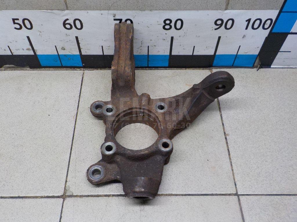 Кулак поворотный передний правый