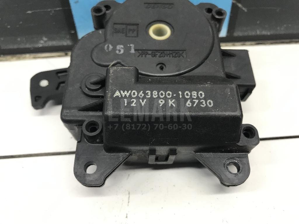 Моторчик заслонки отопителя