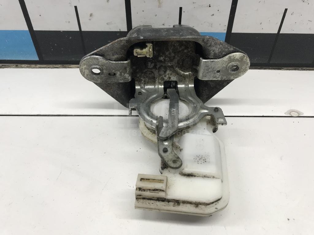 Замок багажника