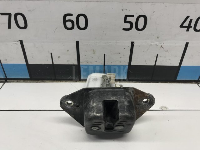 Замок багажника