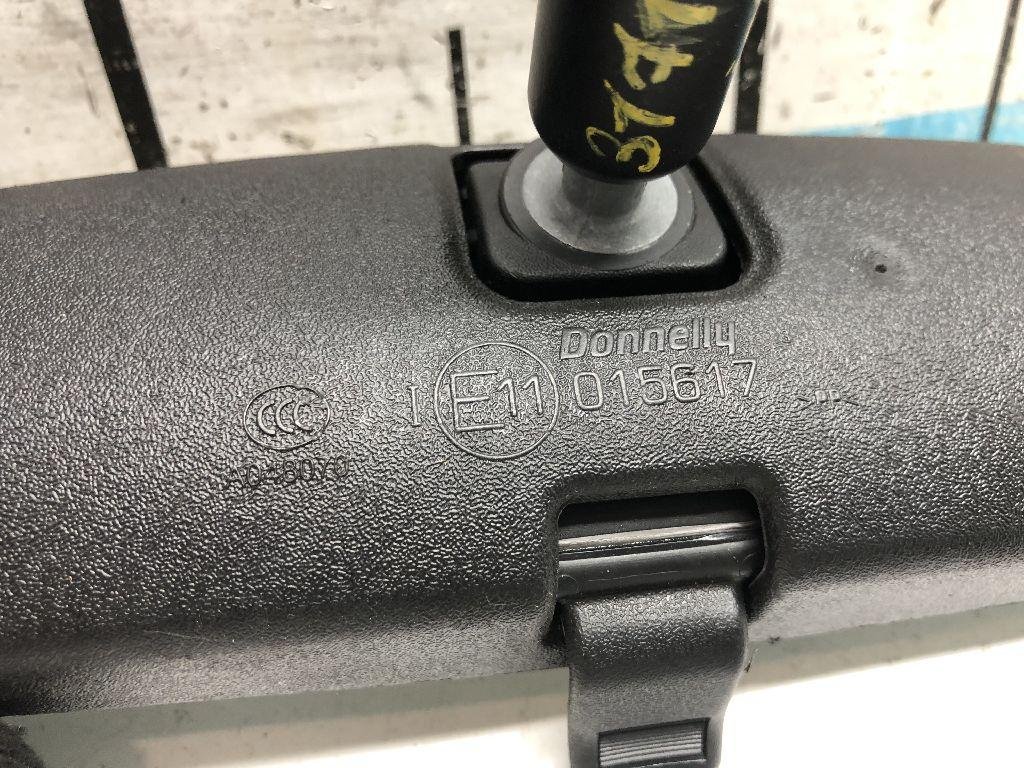 Зеркало заднего вида