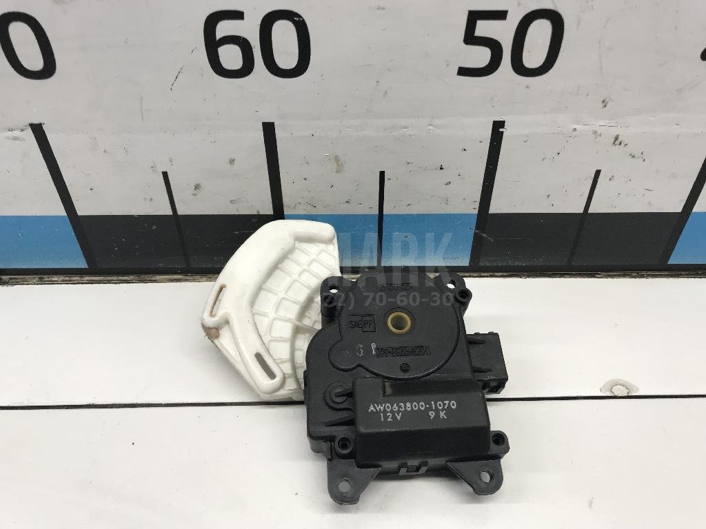 Моторчик заслонки отопителя