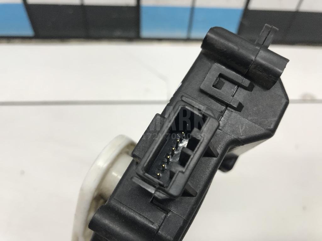 Моторчик заслонки отопителя