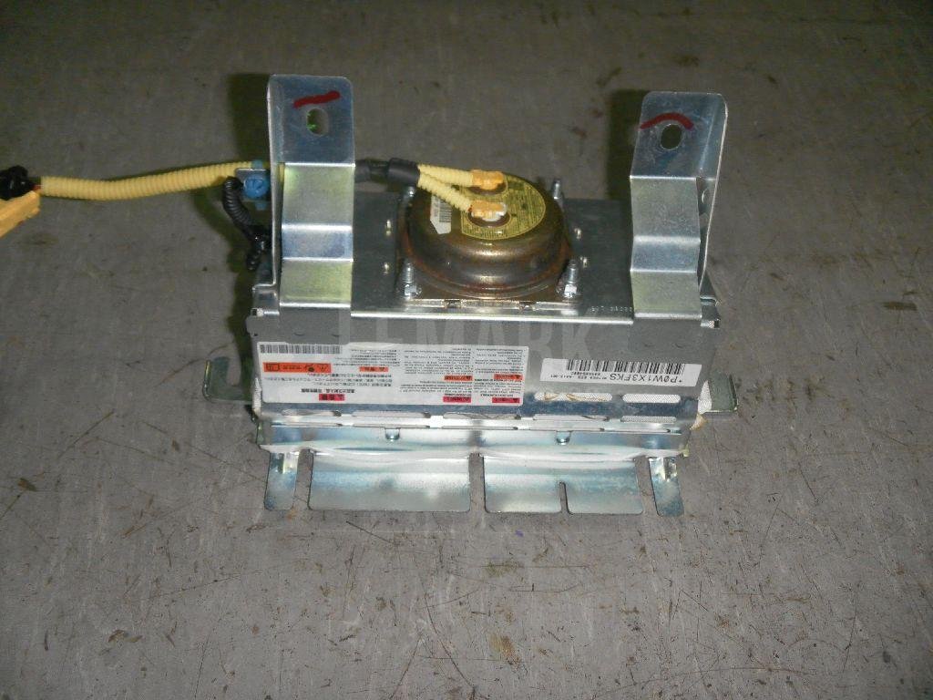 Подушка безопасности пассажирская (в торпедо)