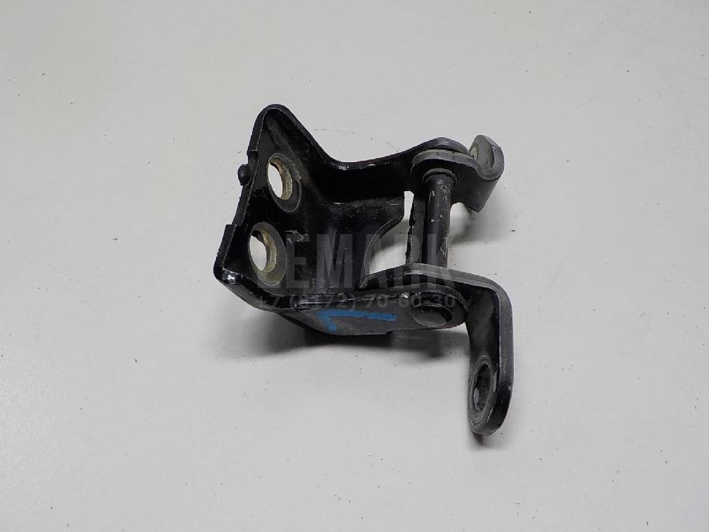 Петля двери задней левой верхняя