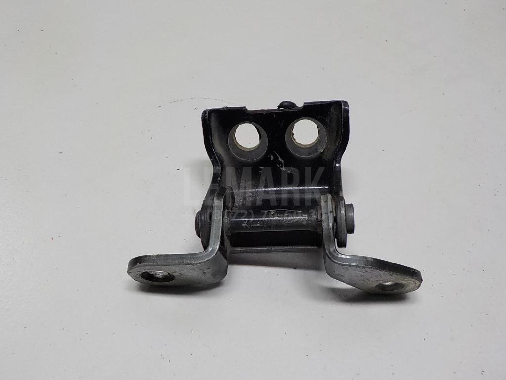 Петля двери задней левой верхняя