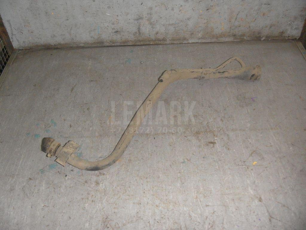 Горловина топливного бака