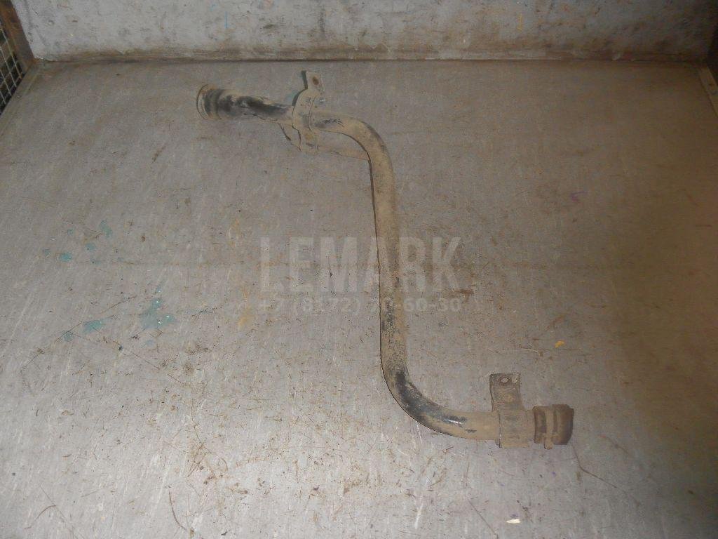 Горловина топливного бака