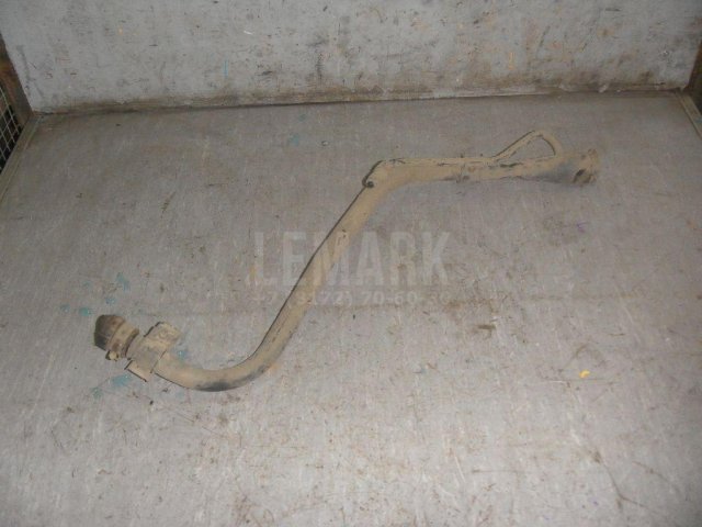 Горловина топливного бака