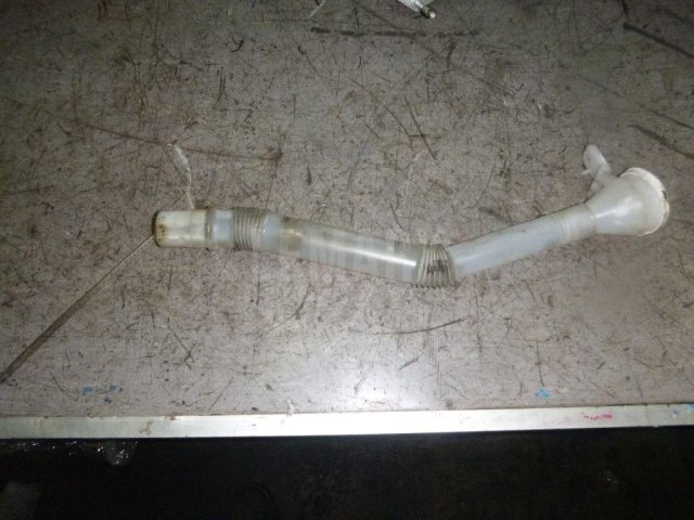 Горловина бачка омывателя