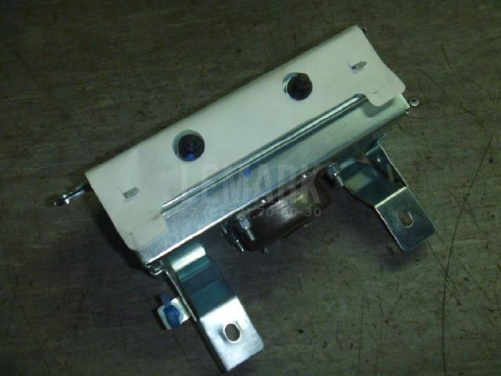 Подушка безопасности пассажирская (в торпедо)