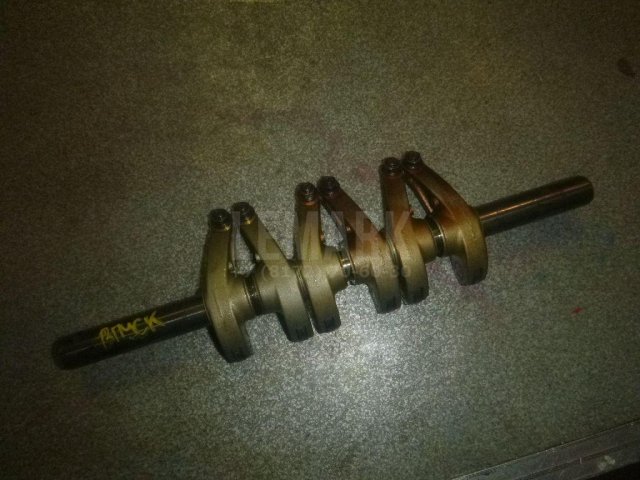 Ось коромысел впуск.