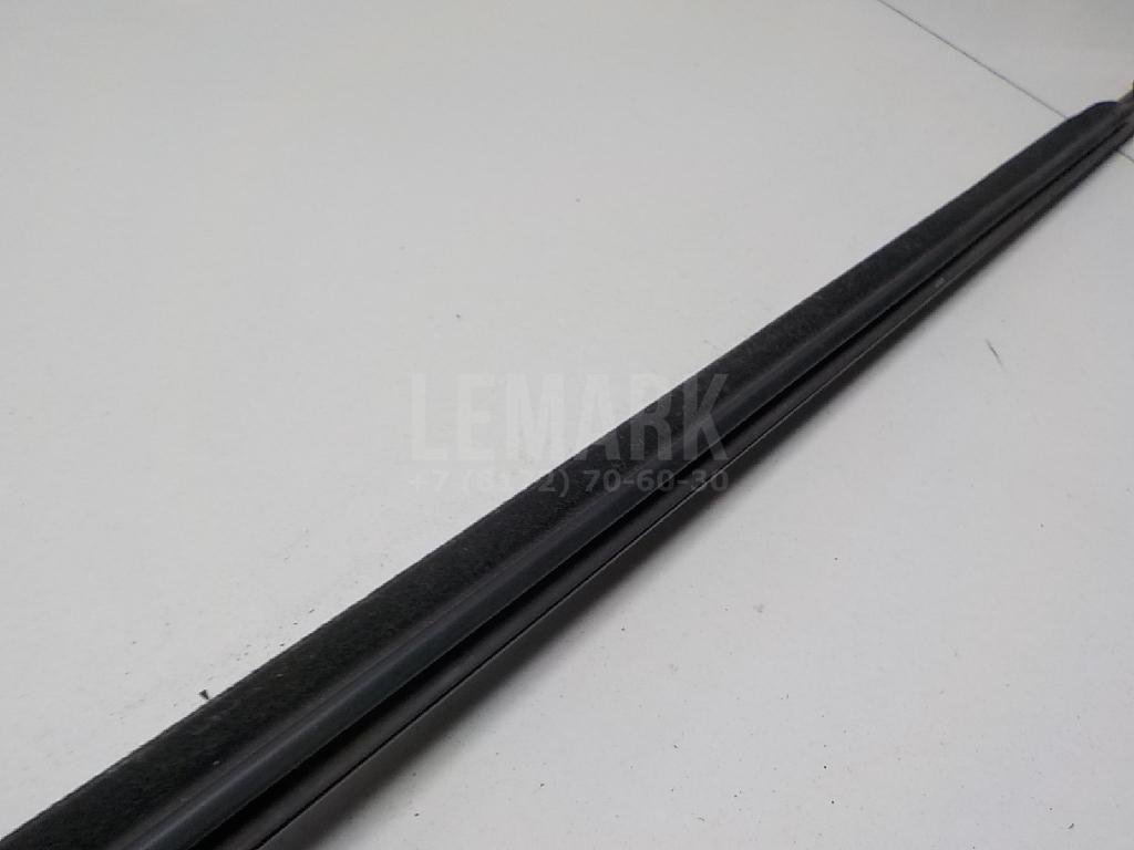 Накладка стекла переднего правого