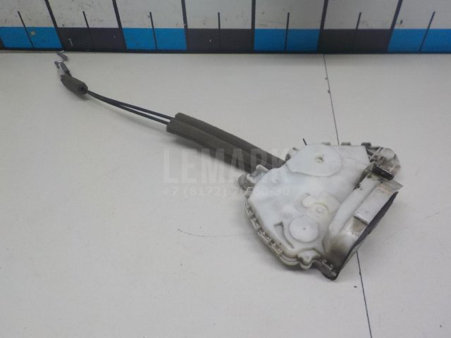 Замок двери передней правой