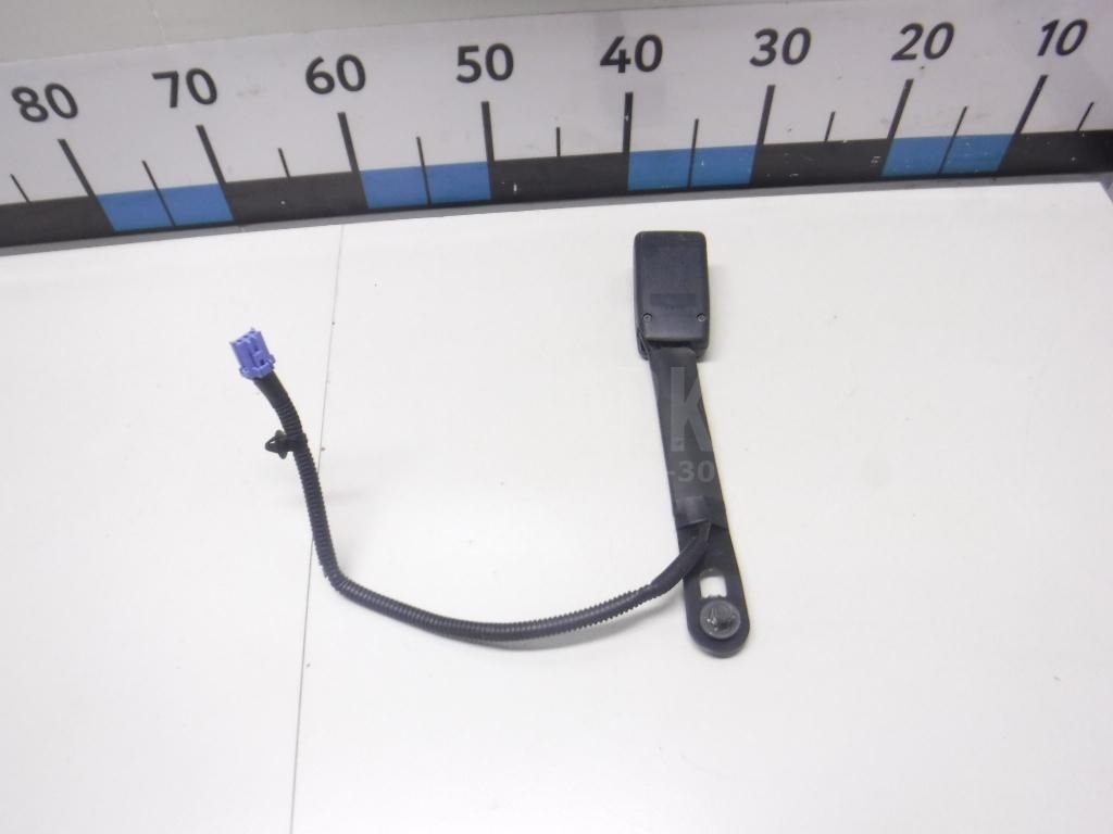 Ответная часть ремня безопасности