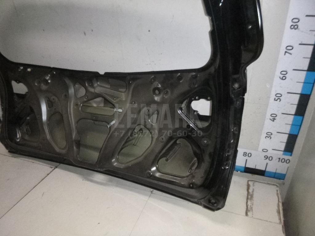 Дверь багажника