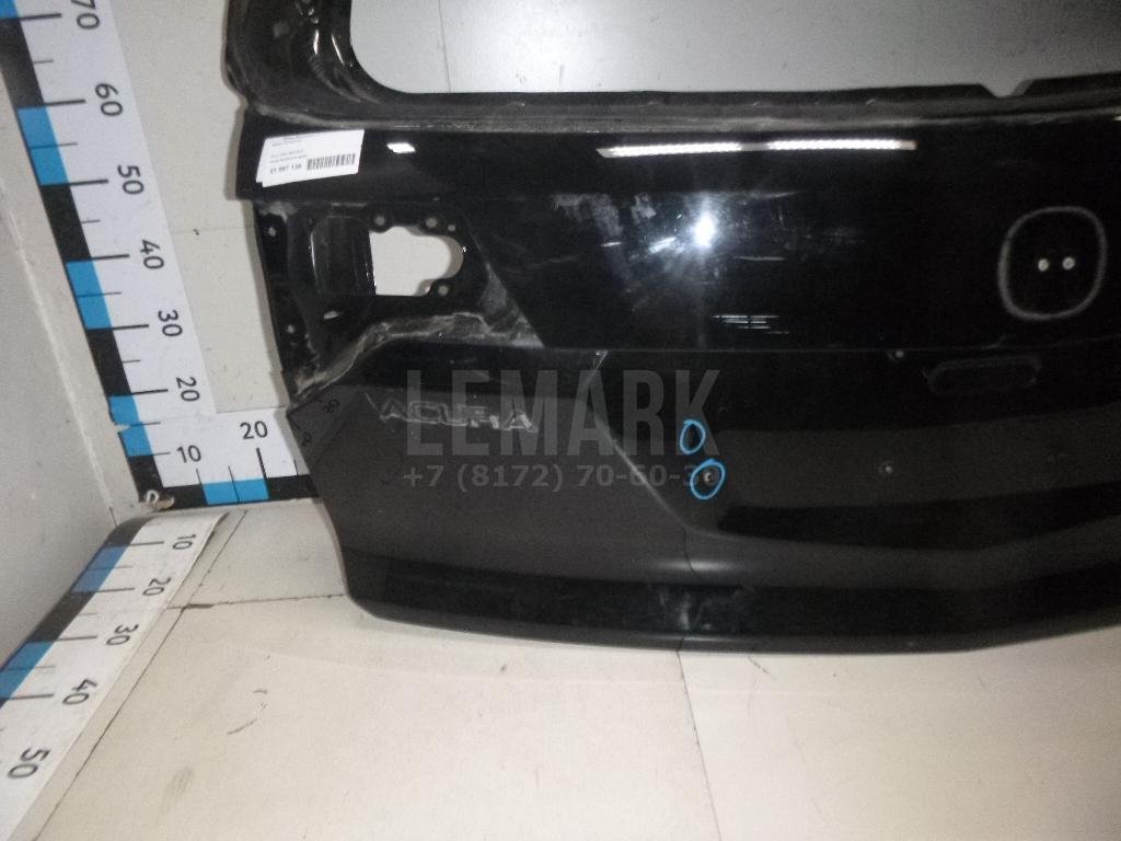 Дверь багажника