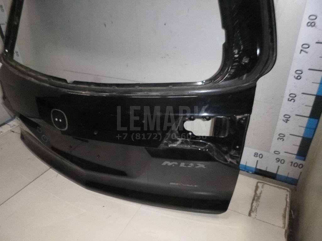 Дверь багажника