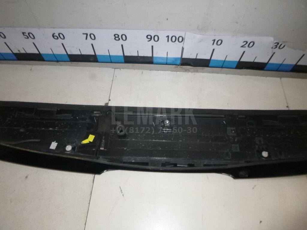 Спойлер (дефлектор) багажника