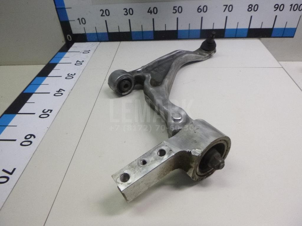 Рычаг передний правый