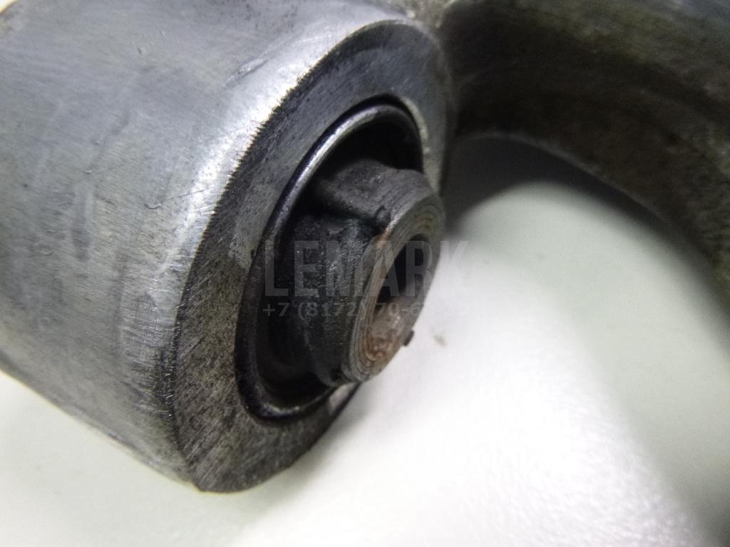 Рычаг передний правый