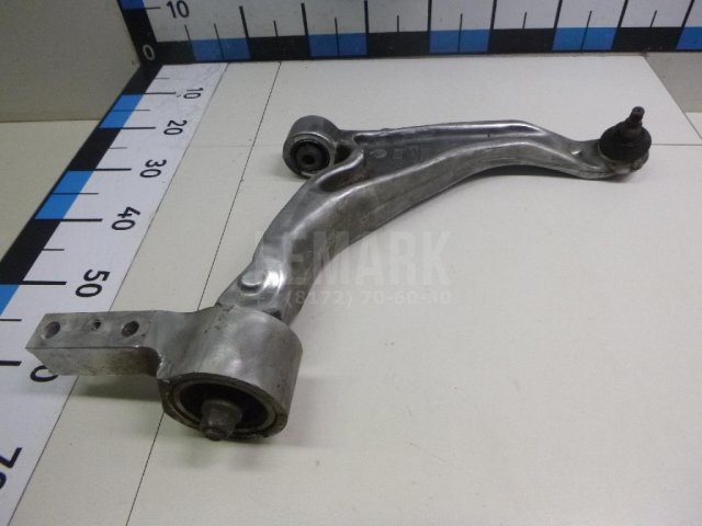 Рычаг передний правый